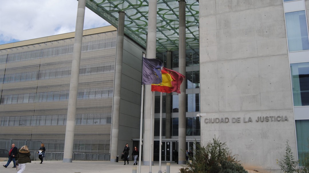 La fiscalía incoa diligencias contra el diputado murciano de Vox que insultó a la ministra
