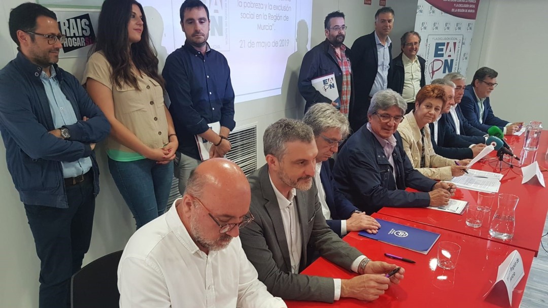 EAPN afea a PP y Cs la ausencia de medidas contra la pobreza en su acuerdo programático