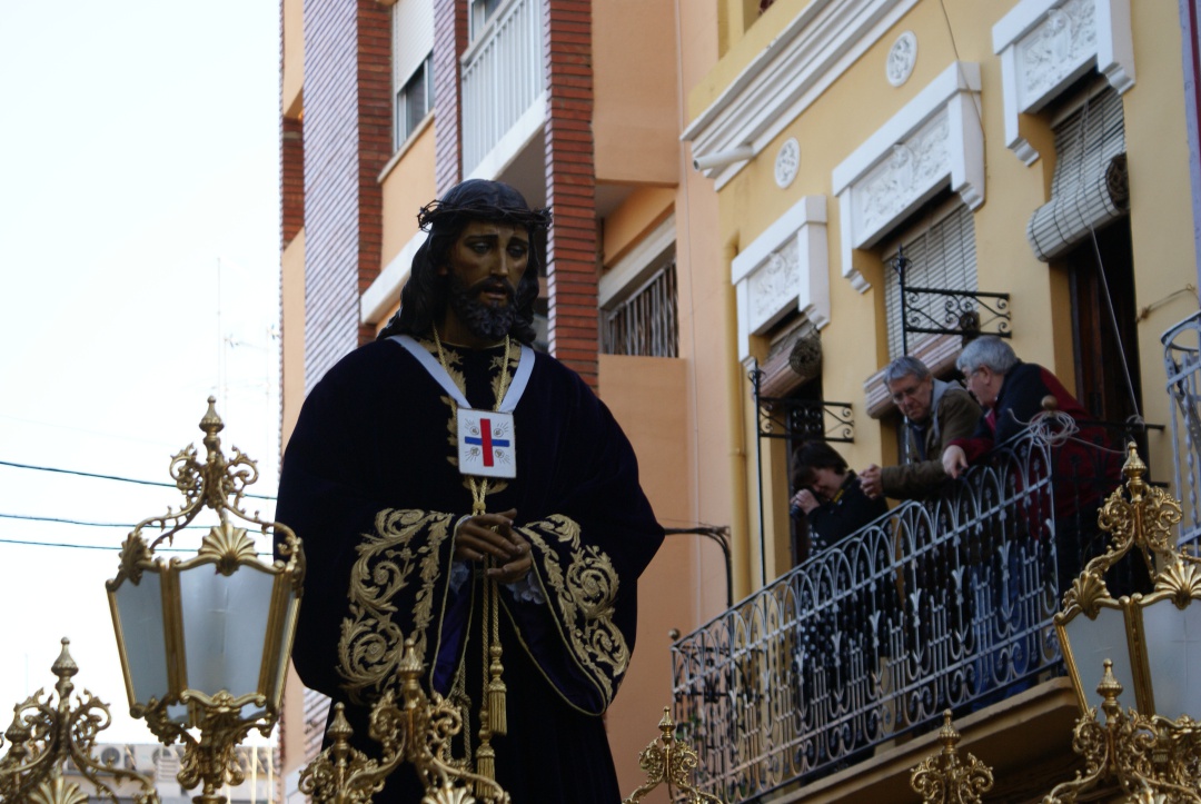 Imagen de una de las cofradías que desfilan en la festividad de Poblats Marítims Imagen de una de las cofradías que desfilan en la festividad de Poblats Marítims