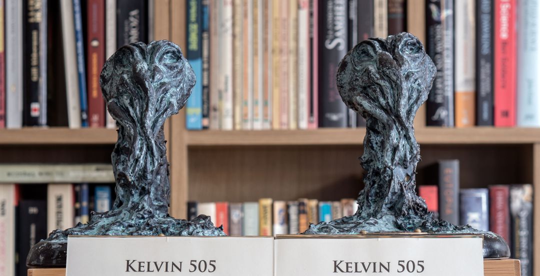 Imagen de la estatuilla de los Premios Kelvin 505 Imagen de la estatuilla de los Premios Kelvin 505