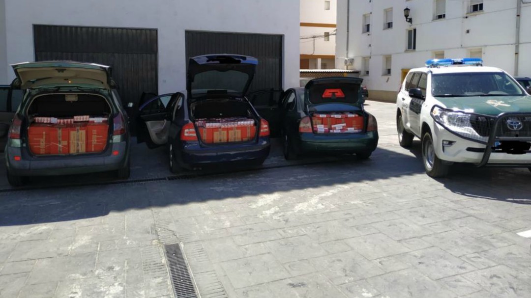 La Guardia Civil incauta 24.500 cajetillas de tabaco ilegal y detiene a 7 personas