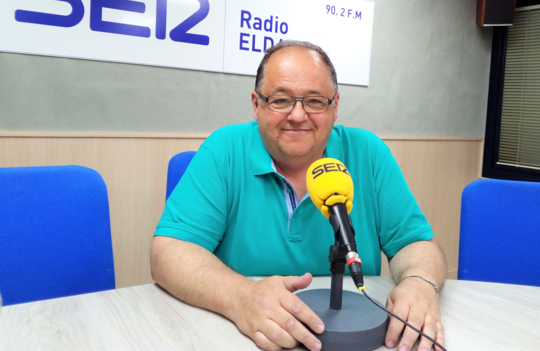 Benjamín Ortuño en el estudio de Radio Elda SER Benjamín Ortuño en el estudio de Radio Elda SER
