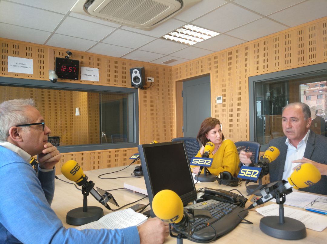 Antonio Gato replica en un debate en la SER al popular Martínez Bermejo Antonio Gato replica en un debate en la SER al popular Martínez Bermejo