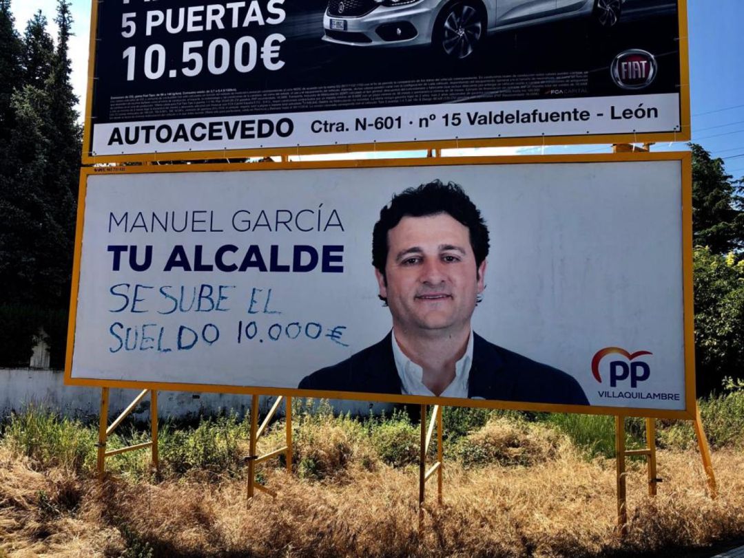 Pintadas en Villaquilambre contra la subida salarial Pintadas en Villaquilambre contra la subida salarial