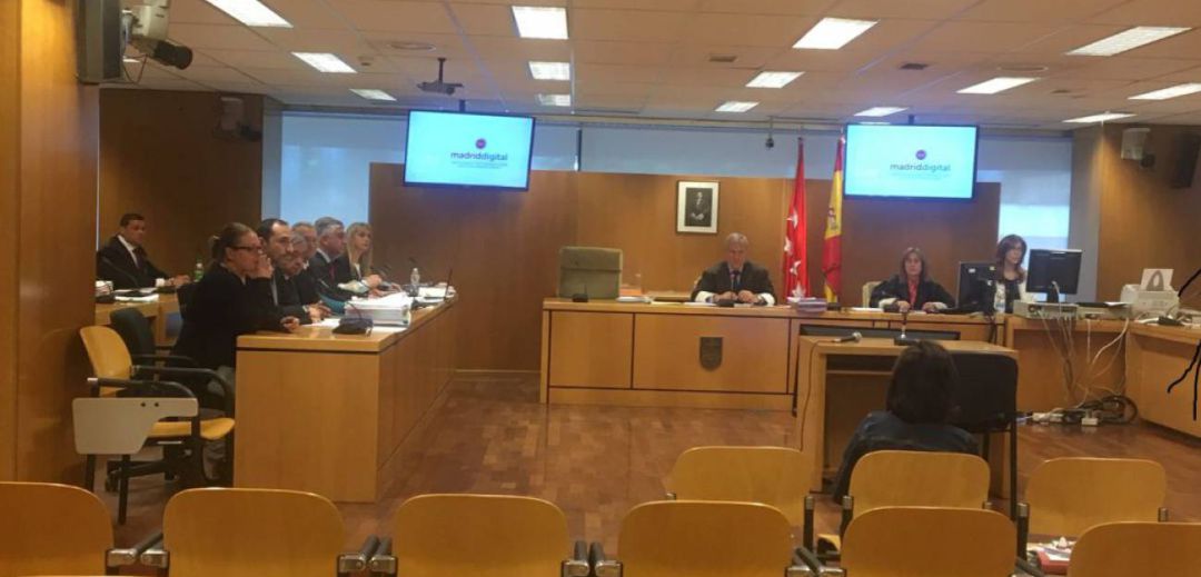 Tribunales. Juicios.: El jurado imputa una muerte a la auxiliar de enfermería Tribunales. Juicios.: El jurado imputa una muerte a la auxiliar de enfermería