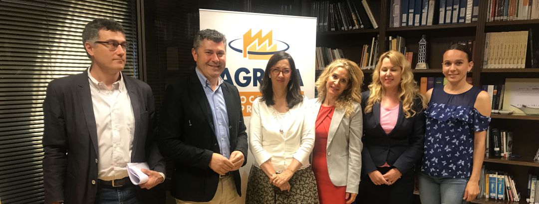 Encuentro entre la nueva presidenta de los empresarios de A Grela y el delegado de la Xunta de Galicia Encuentro entre la nueva presidenta de los empresarios de A Grela y el delegado de la Xunta de Galicia
