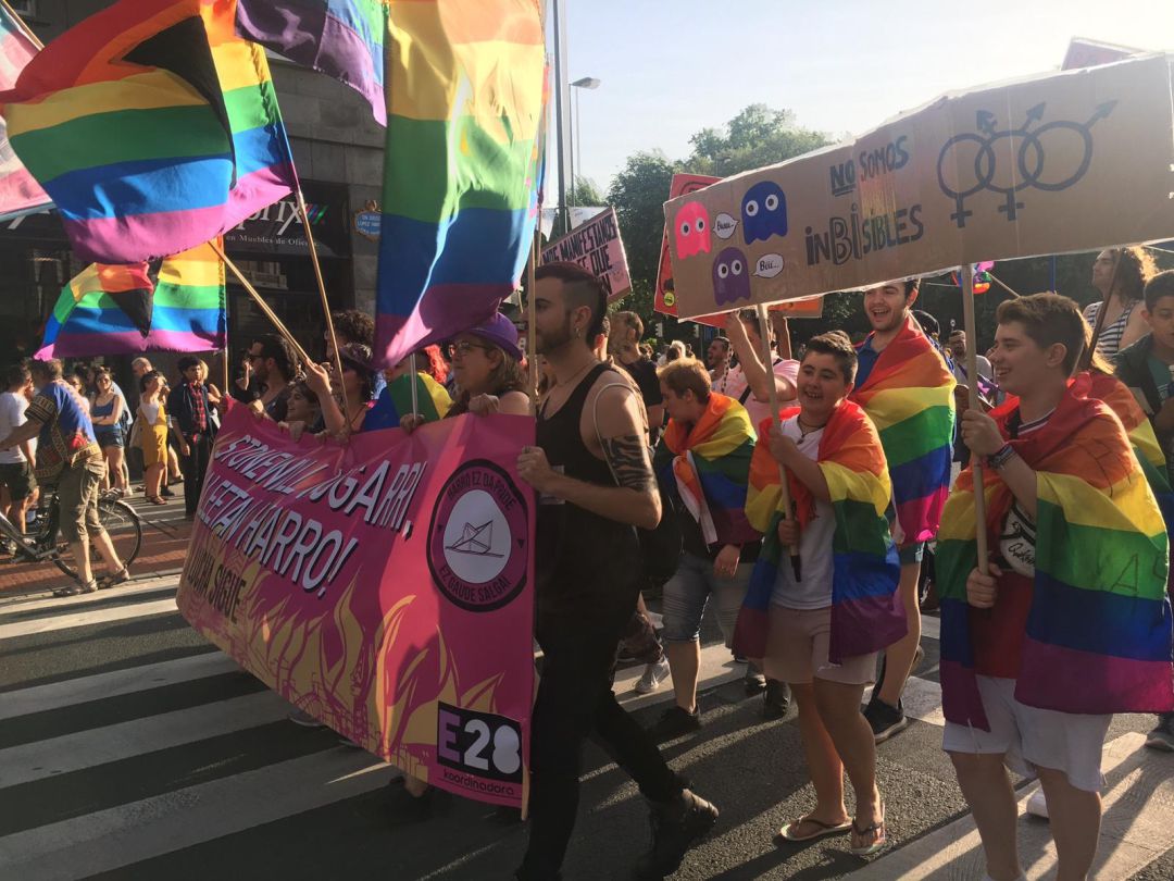 Los jóvenes marchan en Euskadi por el Día Internacional del Orgullo LGTBI Los jóvenes marchan en Euskadi por el Día Internacional del Orgullo LGTBI