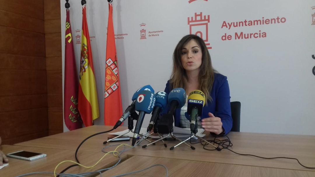La portavoz del Gobierno municipal, Rebeca Pérez, durante la comparecencia posterior a la Junta de Gobierno La portavoz del Gobierno municipal, Rebeca Pérez, durante la comparecencia posterior a la Junta de Gobierno