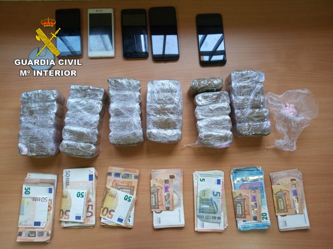 Cuatro detenidos en Salamanca con 3 kilos de hachís Cuatro detenidos en Salamanca con 3 kilos de hachís