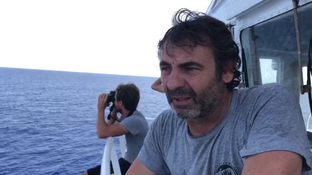 El barco español Open Arms responde a las amenzas de Salvini: "De la cárcel se sale, del fondo del mar no"
