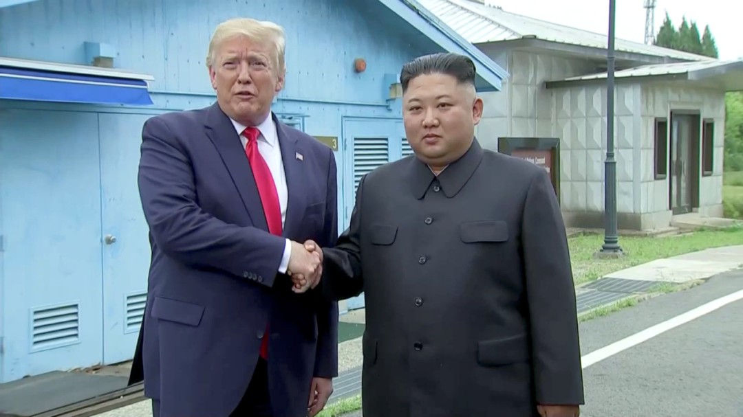 Trump es el primer presidente estadounidense que pisa el territorio norcoreano