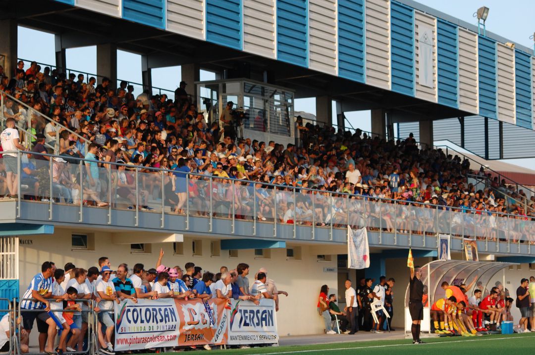 Más de 3.000 aficionados animaron a su equipo Más de 3.000 aficionados animaron a su equipo