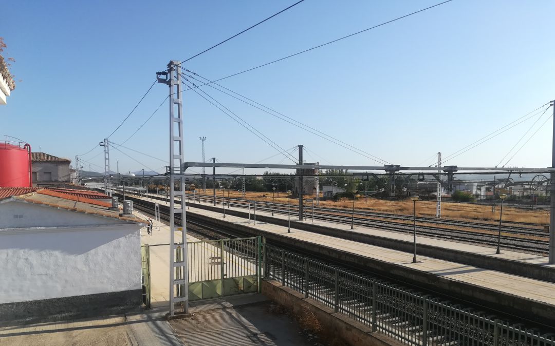 Estación Linares-Baeza. Estación Linares-Baeza.