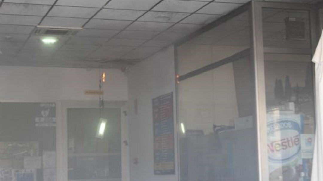 Seis atendidos por inhalación de humo en el incendio de un centro cultural en Jumilla