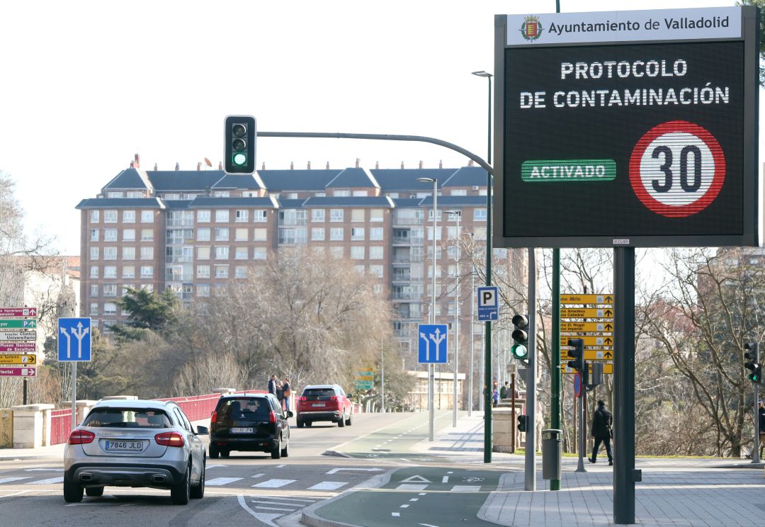 El Ayuntamiento de Valladolid limita la velocidad a 30 kilómetros por hora El Ayuntamiento de Valladolid limita la velocidad a 30 kilómetros por hora