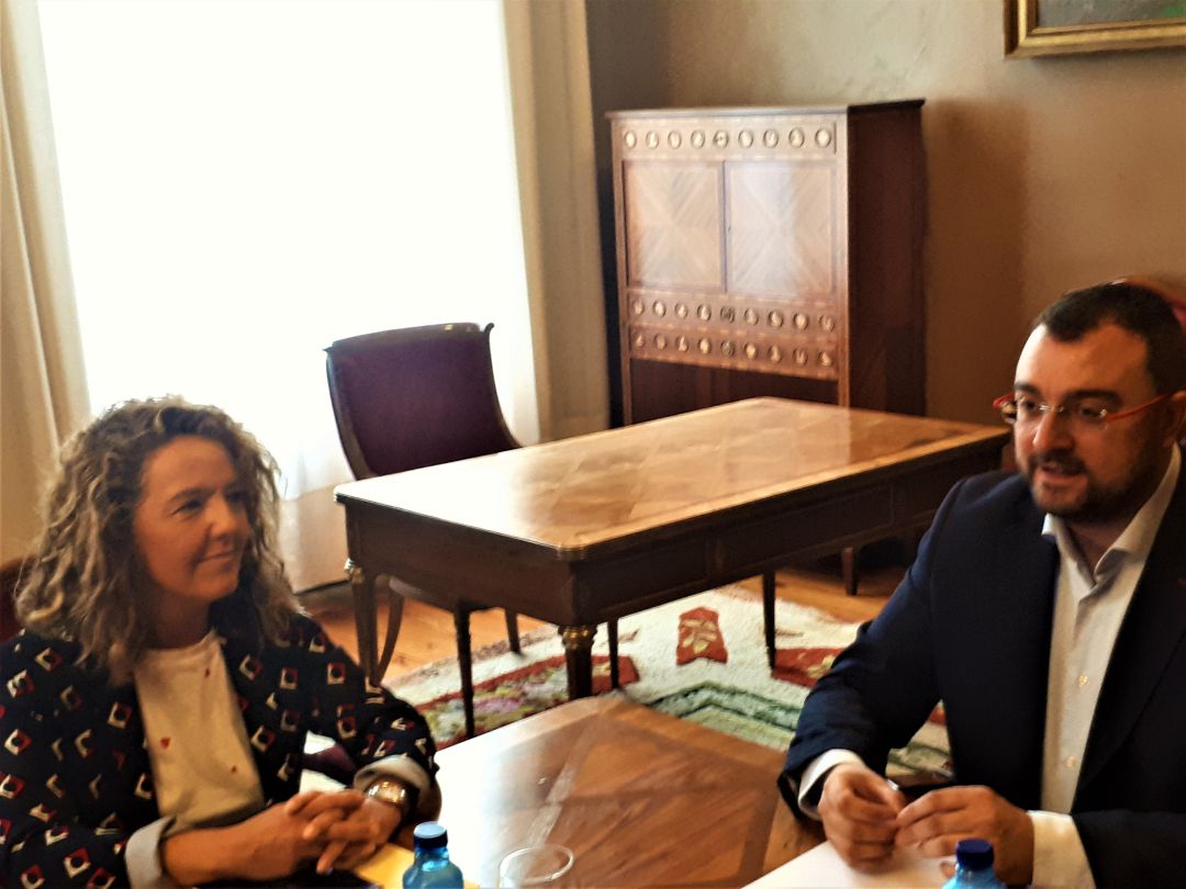 Adrián Barbón inició con Teresa Mallada su ronda de contactos con los portavoces de los grupos parlemantarios Adrián Barbón inició con Teresa Mallada su ronda de contactos con los portavoces de los grupos parlemantarios