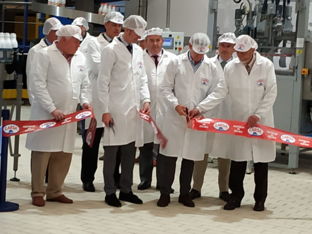 El presidente de la Xunta inaugura las nuevas instalaciones de Larsa en Lugo, donde se han invertido 17 millones de euros con una aportación de la Xunta del 30 por ciento El presidente de la Xunta inaugura las nuevas instalaciones de Larsa en Lugo, donde se han invertido 17 millones de euros con una aportación de la Xunta del 30 por ciento