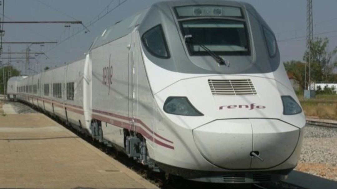 Nos volvió a pillar el tren. Indignados por un nuevo retraso del Talgo