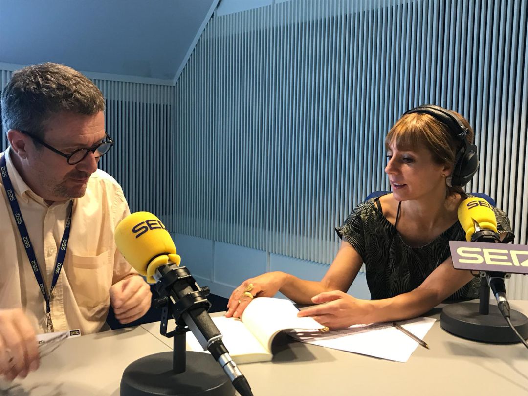 Luisgé Martín junto a Macarena Berlín. Luisgé Martín junto a Macarena Berlín.