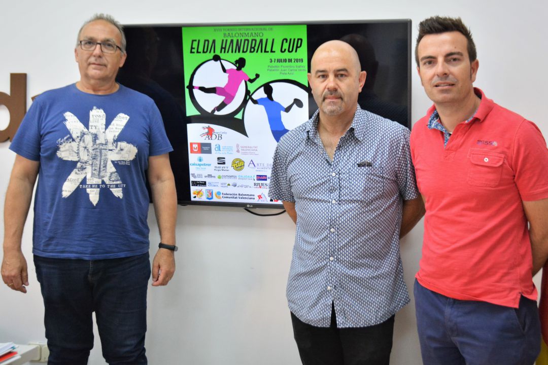 Representanres de la ADBELDA con el edil de Deportes, Fernando Gómez (D) Representanres de la ADBELDA con el edil de Deportes, Fernando Gómez (D)
