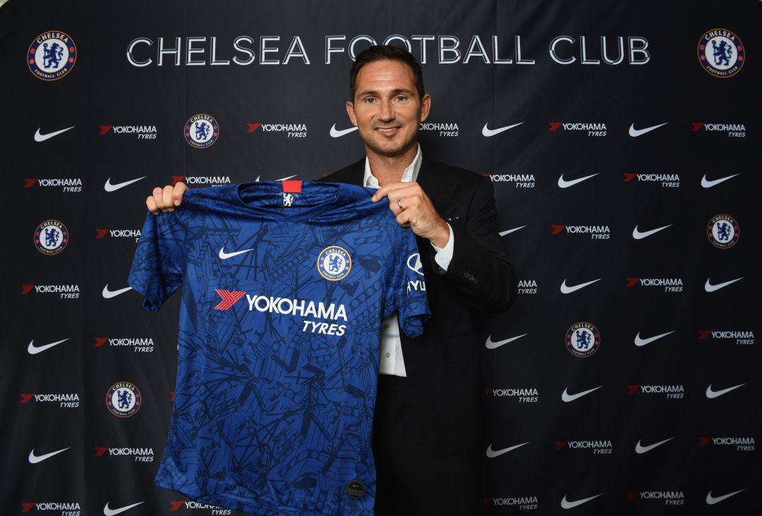 "Uno de los mejores jugadores de nuestra historia vuelve a Stamford Bridge con un contrato de tres años", explica el comunicado "Uno de los mejores jugadores de nuestra historia vuelve a Stamford Bridge con un contrato de tres años", explica el comunicado
