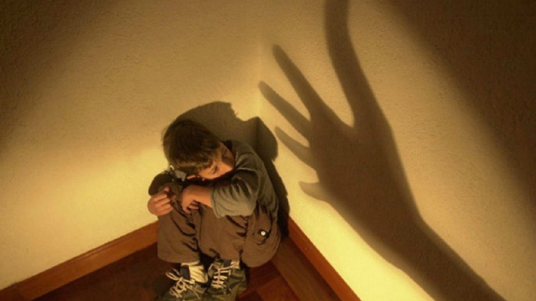 La importancia de gestionar las emociones de un niño en situación de riesgo