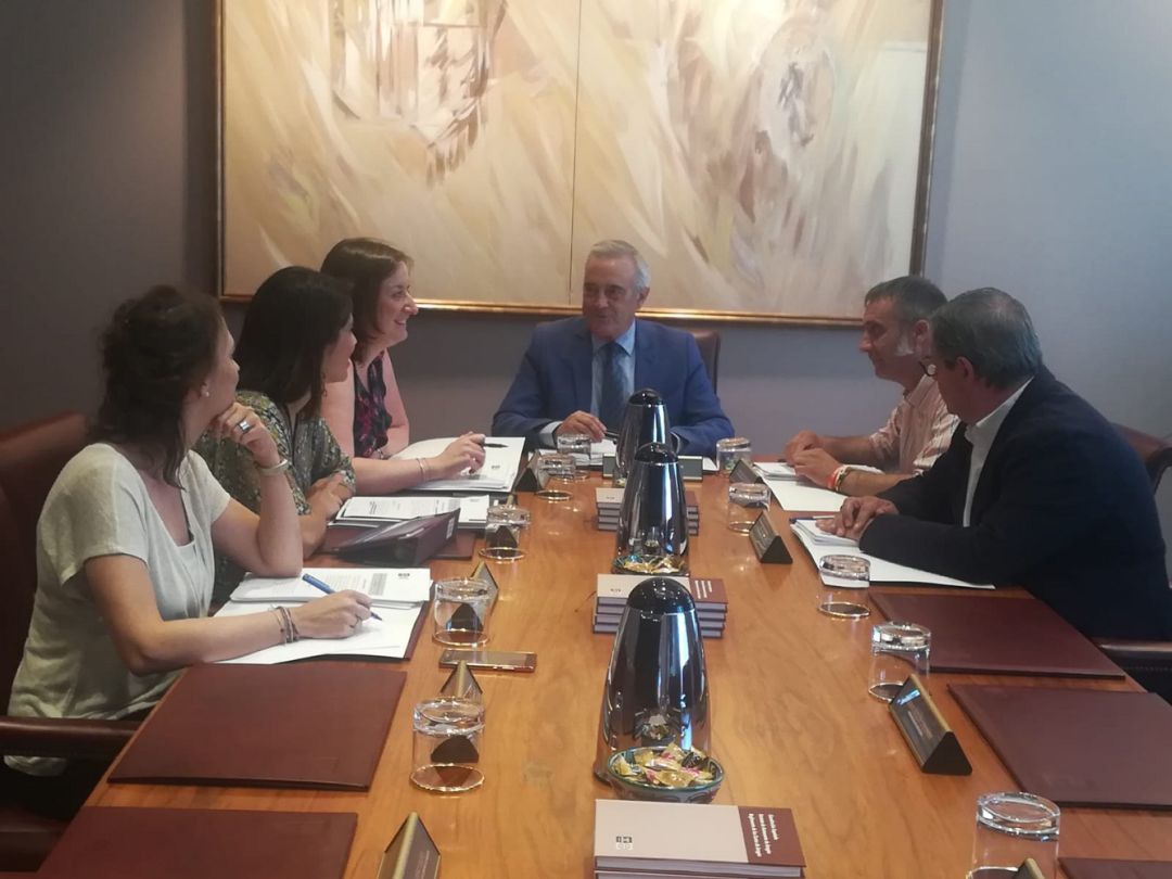 Reunión de la Mesa de las Cortes Reunión de la Mesa de las Cortes