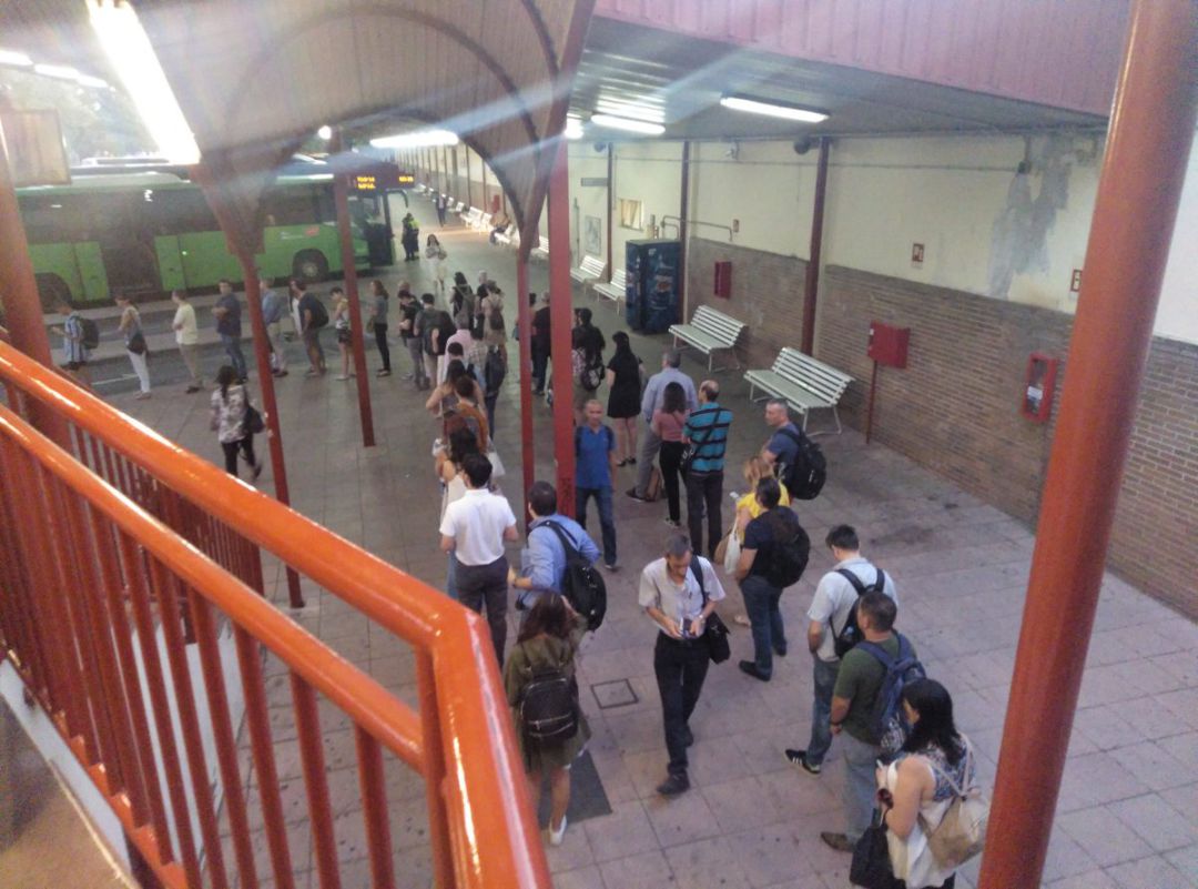 Imagen tomada ayer a primera hora de la mañana en la estación de autobuses de Guadalajara. Imagen tomada ayer a primera hora de la mañana en la estación de autobuses de Guadalajara.
