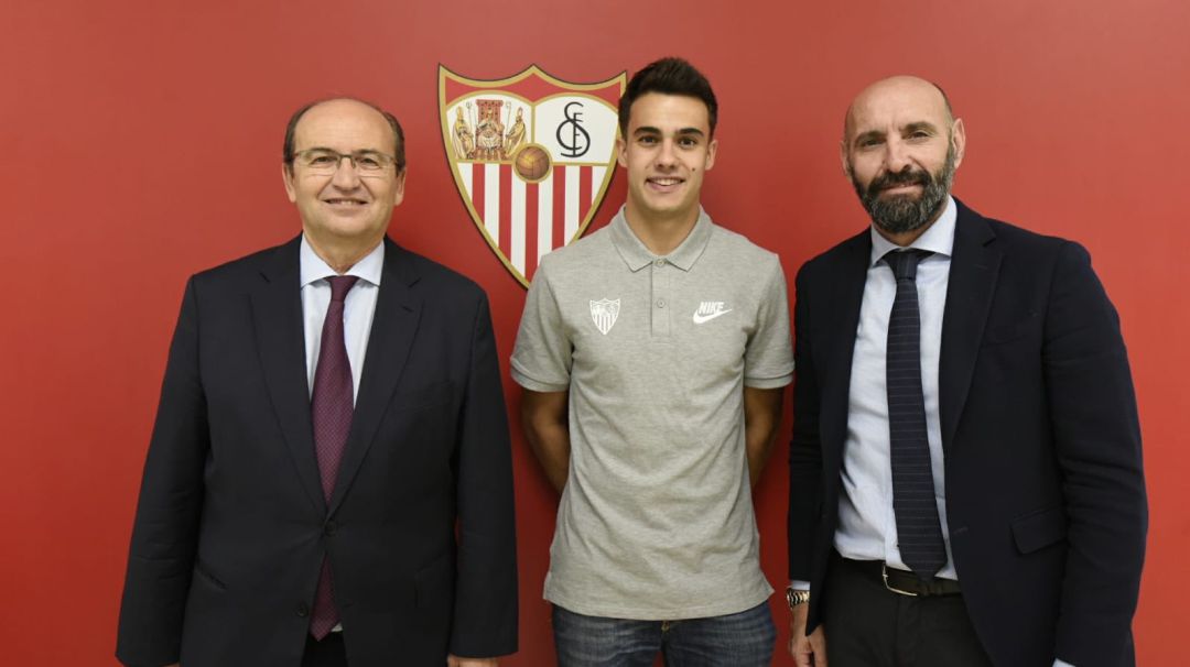 "Es un orgullo y una alegría poder vestir la camiseta sevillista", afirma el jugador "Es un orgullo y una alegría poder vestir la camiseta sevillista", afirma el jugador