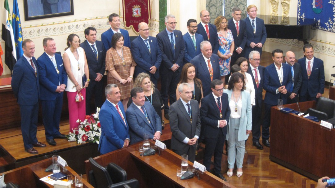 La Diputación pacense tendrá 15 diputados con dedicación y 27 puestos de confianza