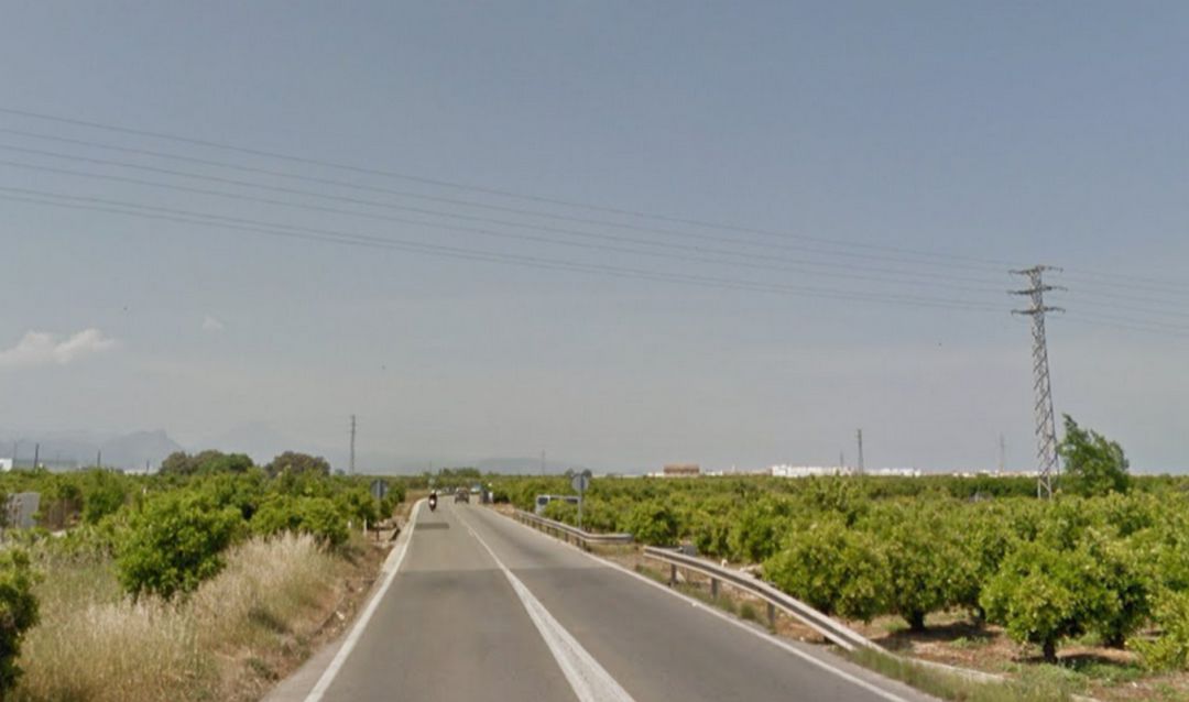 Carretera comarcal que une Oliva con Piles. Carretera comarcal que une Oliva con Piles.