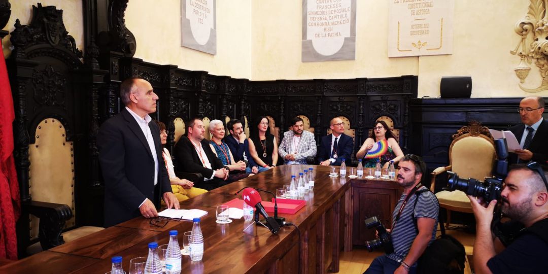 Juan José Alonso Perandones tras convertirse de nuevo en alcalde de Astorga Juan José Alonso Perandones tras convertirse de nuevo en alcalde de Astorga