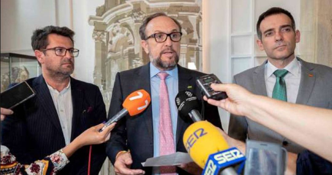 Gestoso dice que es "absolutamente falso" que Abascal pactara con García Egea una abstención Gestoso dice que es "absolutamente falso" que Abascal pactara con García Egea una abstención