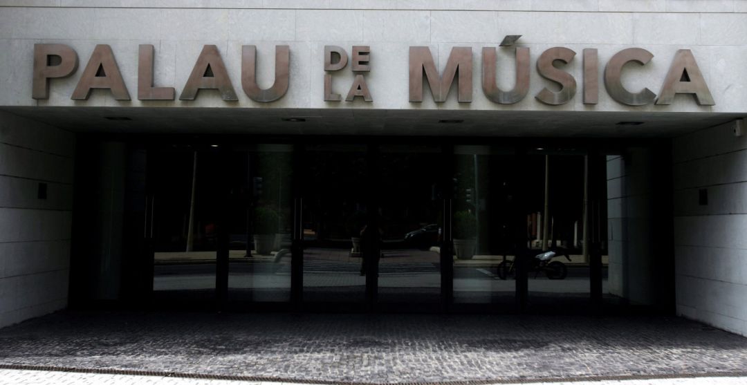 Fachada del Palau de la Música de Valencia Fachada del Palau de la Música de Valencia