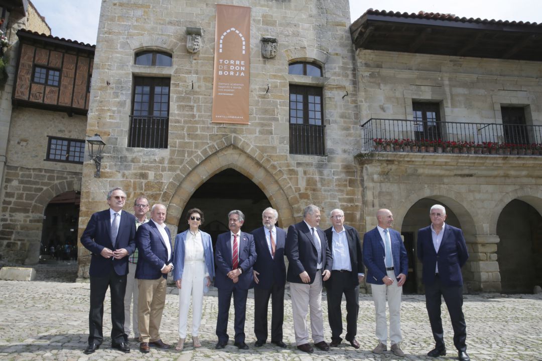 Personalidades del mundo de la cultura y de la política asistieron a la inauguración de la remodelada Torre de Don Borja. Personalidades del mundo de la cultura y de la política asistieron a la inauguración de la remodelada Torre de Don Borja.