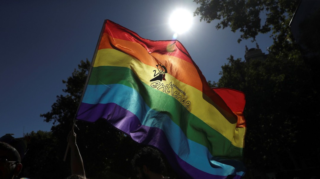Rafa Hernando (PP) se lía en Twitter con un polémico mensaje sobre el Orgullo