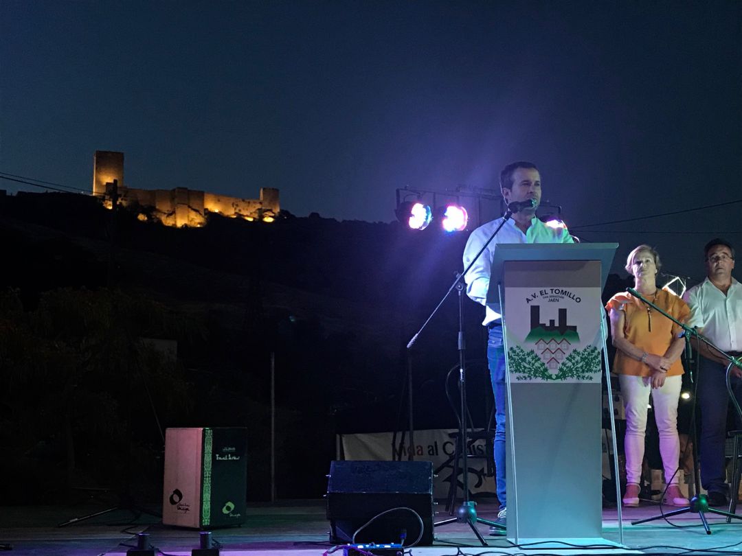 Julio Millán pregona las fiestas del barrio de El Tomillo. Julio Millán pregona las fiestas del barrio de El Tomillo.
