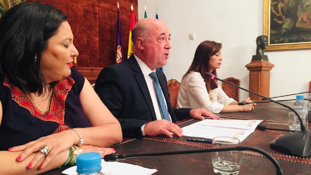 Ruiz conforma su gobierno en Diputación buscando "la estabilidad"