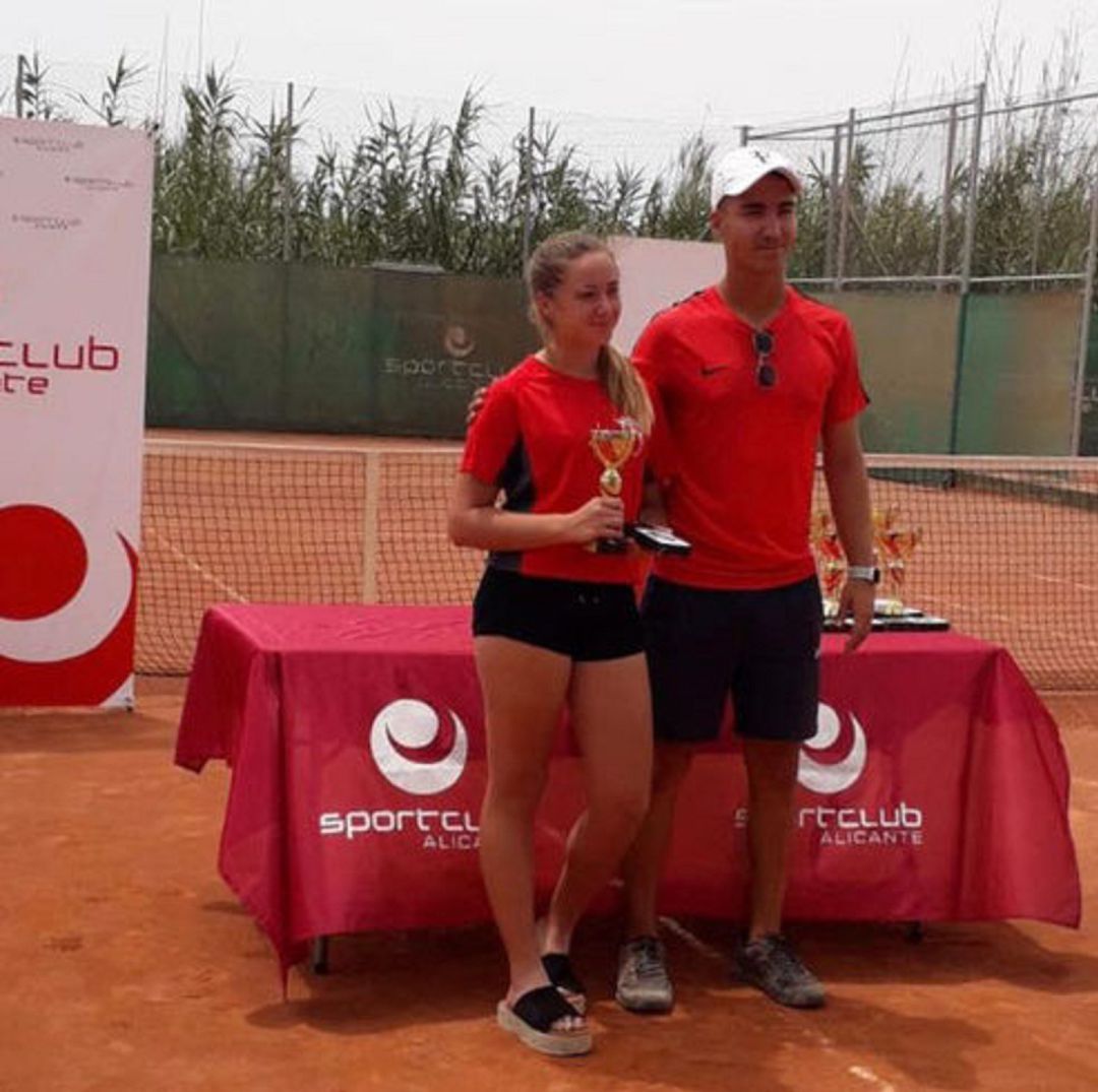 Alejandra Gracia rayó a gran altura en el Sportclub Alicante Alejandra Gracia rayó a gran altura en el Sportclub Alicante