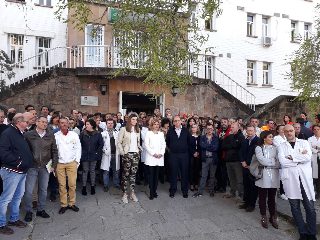 Última concentración de profesionales sanitarios contra las agresiones. Última concentración de profesionales sanitarios contra las agresiones.