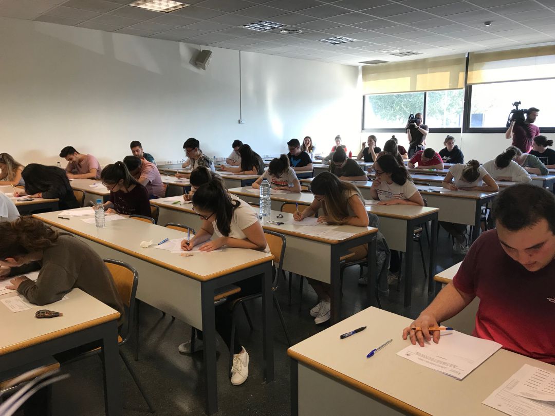 El 67% de los padres valencianos considera adecuada la oferta educativa recibida por sus hijos El 67% de los padres valencianos considera adecuada la oferta educativa recibida por sus hijos