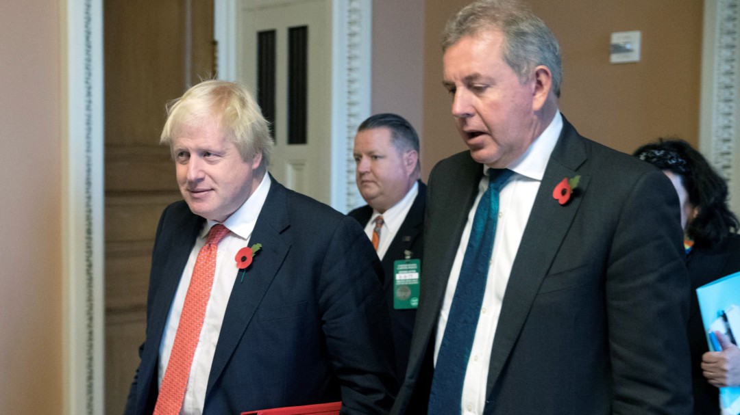 Dimite el embajador británico en EEUU tras las críticas filtradas a Trump