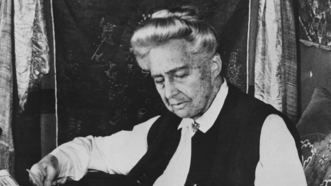 Alexandra David-Néel renovó su pasaporte a los 99 años, por si acaso