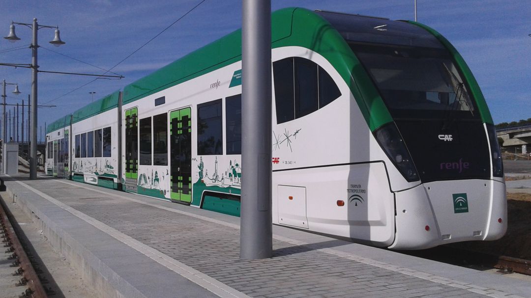 Tren Tranvía de la Bahía de Cádiz en pruebas Tren Tranvía de la Bahía de Cádiz en pruebas