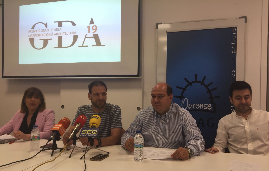 De izquierda a derecha: Sonia Ogando, Rafael Castro, Anselmo Villanueva y Manuel Martínez De izquierda a derecha: Sonia Ogando, Rafael Castro, Anselmo Villanueva y Manuel Martínez