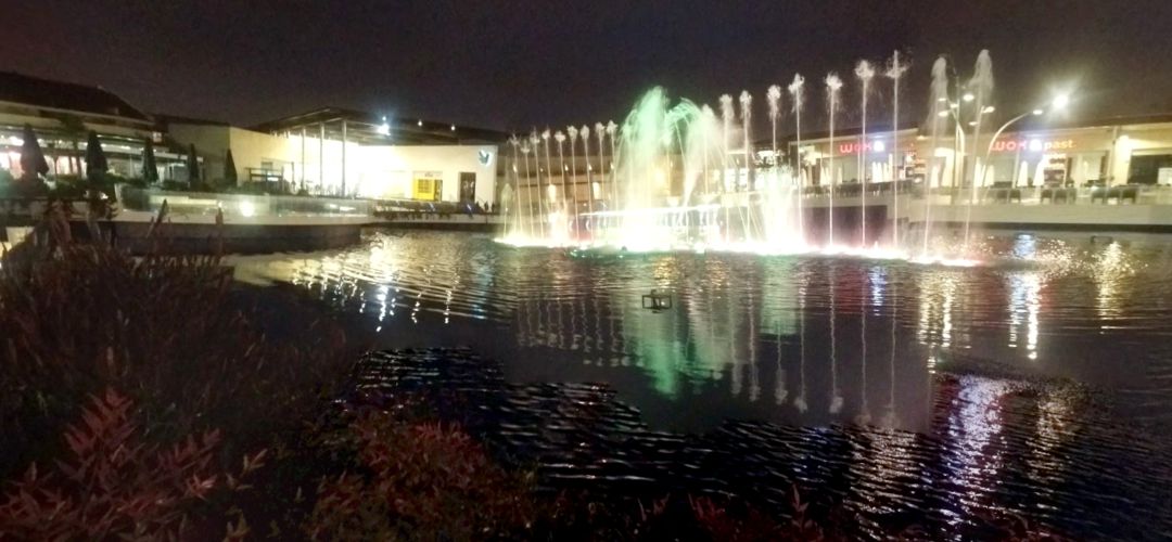 El lago del centro comercial Parquesur acoge todos los jueves programación musical en directo El lago del centro comercial Parquesur acoge todos los jueves programación musical en directo