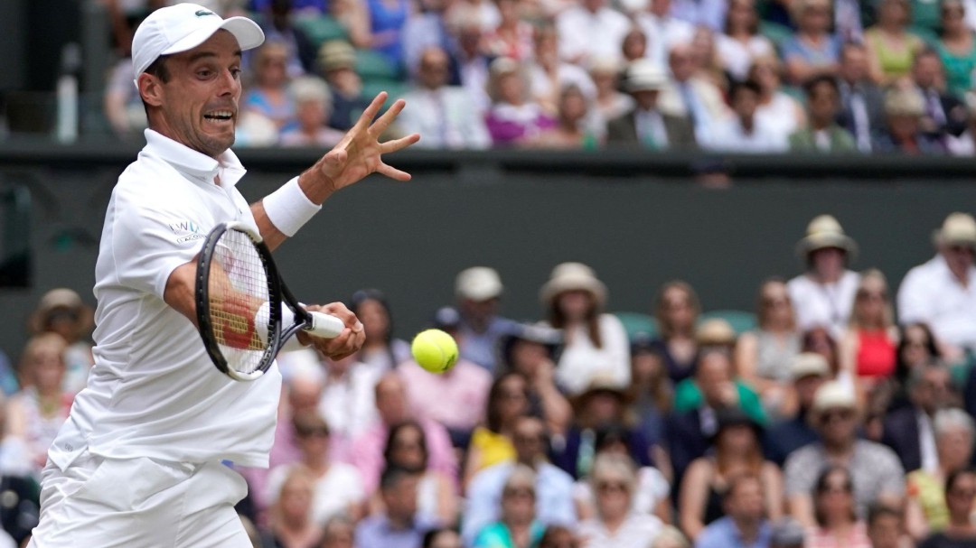 Djokovic acaba con el sueño de Bautista en Wimbledon
