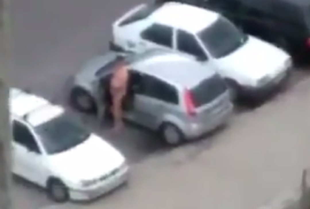 García Albiol publica un vídeo de un hombre mastubándose para denunciar la situación en Badalona García Albiol publica un vídeo de un hombre mastubándose para denunciar la situación en Badalona