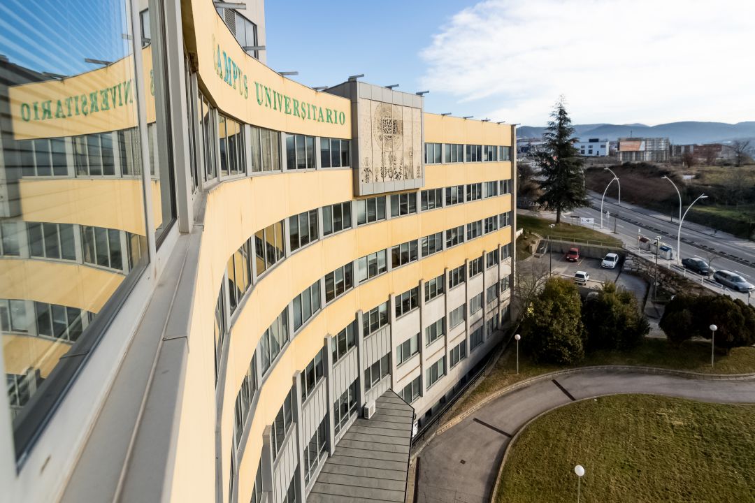 Edificio central del Campus de Ponferrada Edificio central del Campus de Ponferrada