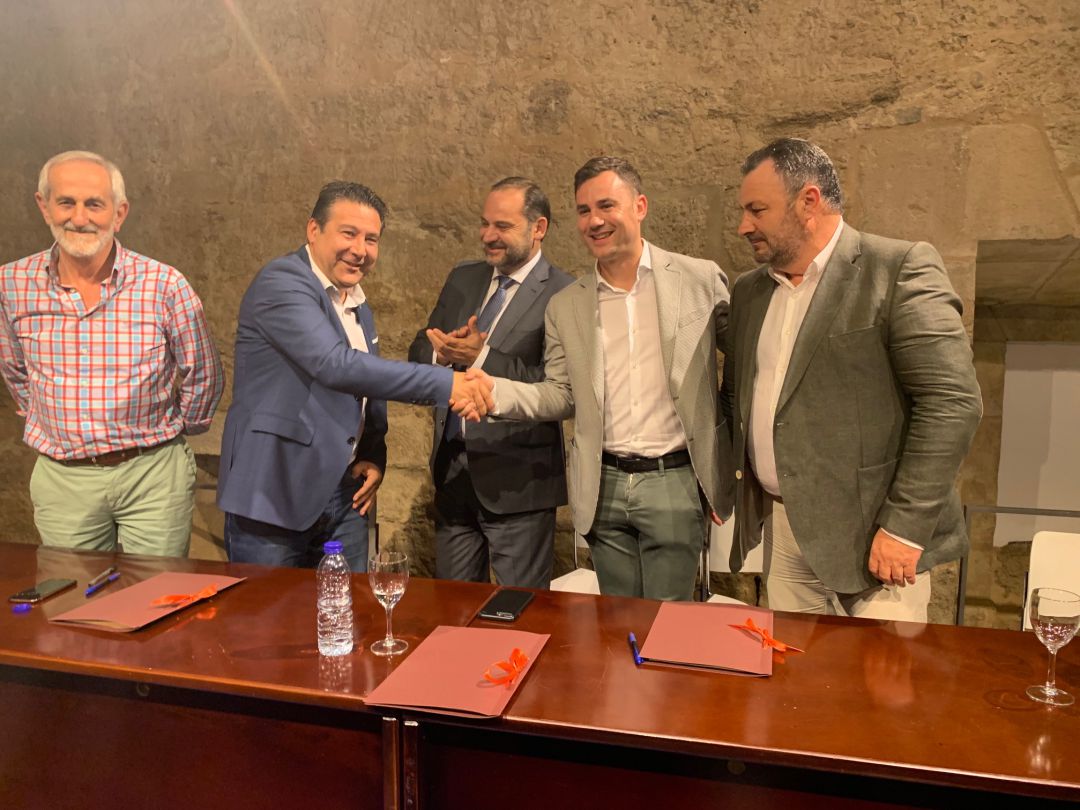 Ábalos matiza que el pacto con la UPL es un acuerdo de "voluntades políticas" Ábalos matiza que el pacto con la UPL es un acuerdo de "voluntades políticas"